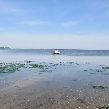 ヴィラ Seafront In Mecklenburg With Terrace